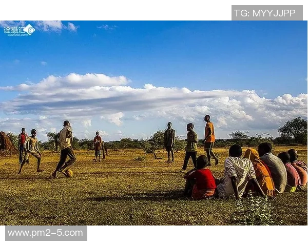 长崎航海与冈山绿维的精彩对决展现足球魅力与团队精神